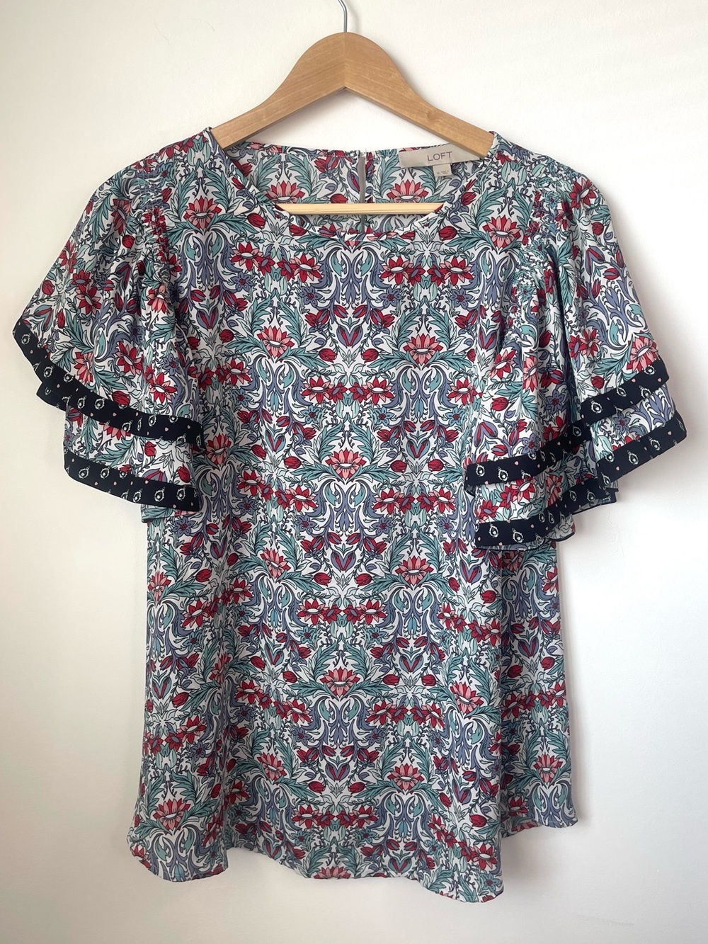 LOFT Floral Ruffle Sleeve Blouse - Red & Blue size medium
